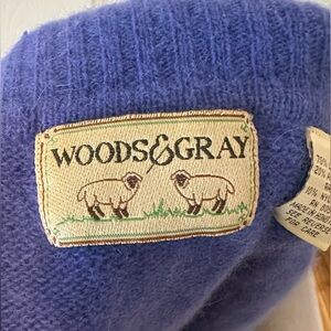 Vintage women’s WOODS &GRAY lambs wool & angora rabbit hair blend sweater size m